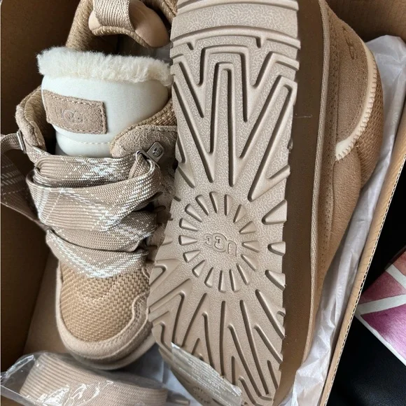 UGG Lowmel - Picture 3 of 6